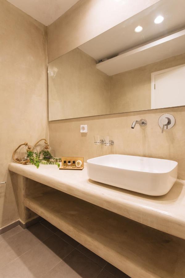Amer Villa Santorini With Outdoor Hot Tub Vothon Exterior photo