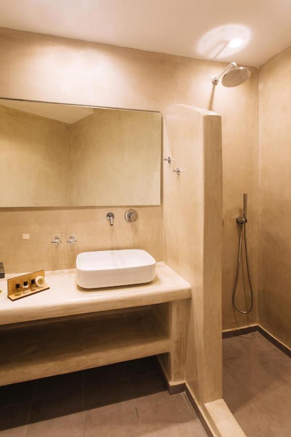 Amer Villa Santorini With Outdoor Hot Tub Vothon Exterior photo